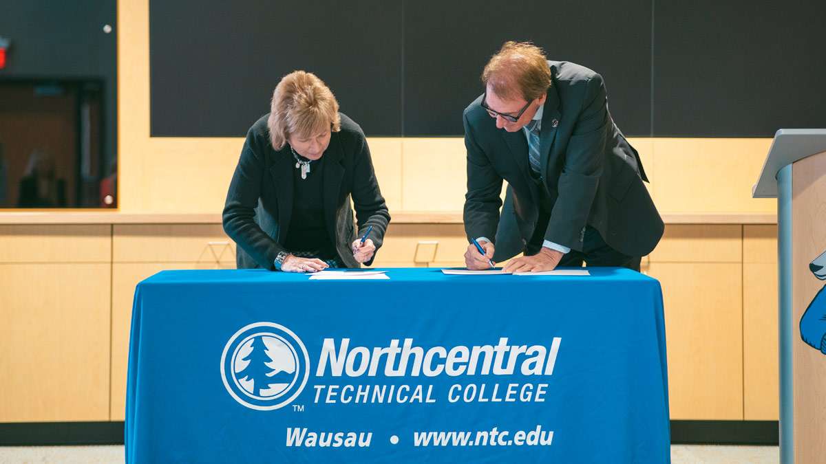 Leaders from NTC and Purdue University ink formal transfer agreement, giving NTC students the option to continue their learning at Purdue after graduating from NTC.